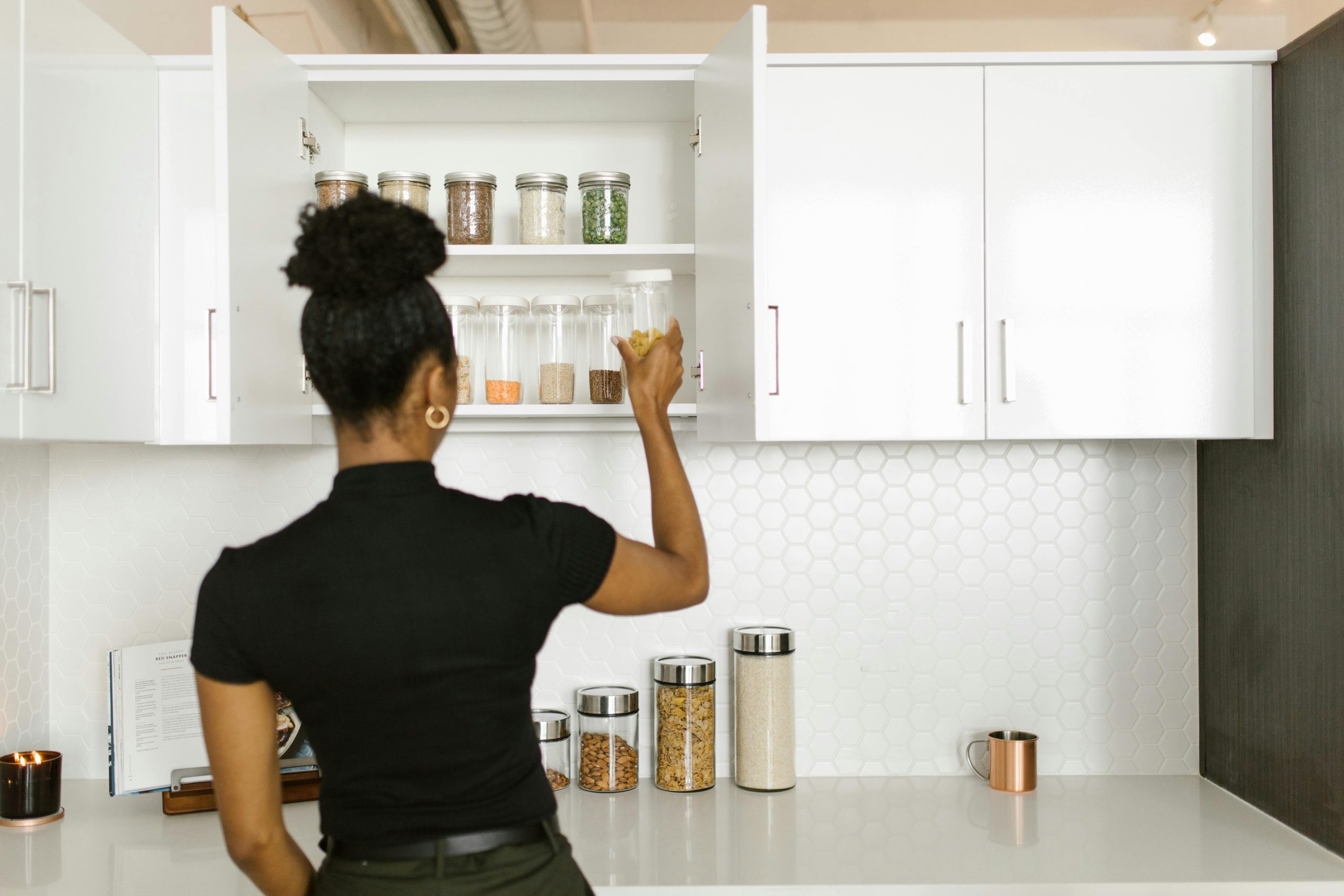 Comment bien ranger placards cuisine