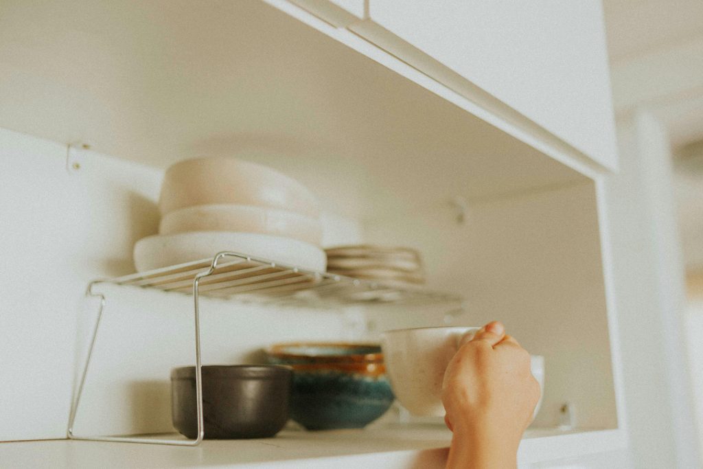Comment bien ranger ses placards de cuisine ?