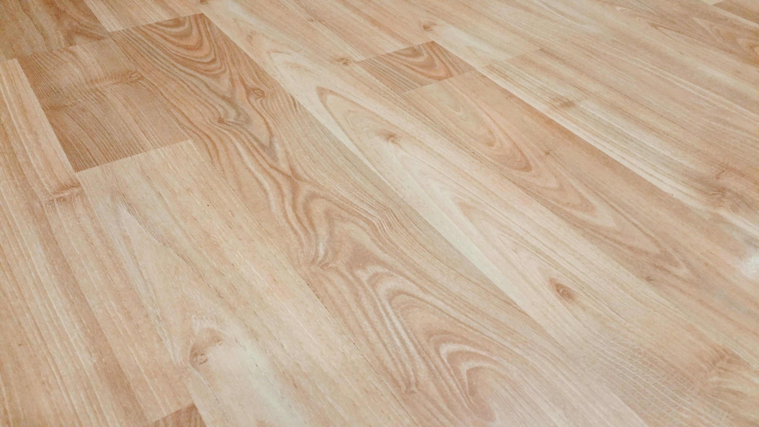 Guide efficace pour l'isolation du plancher bois