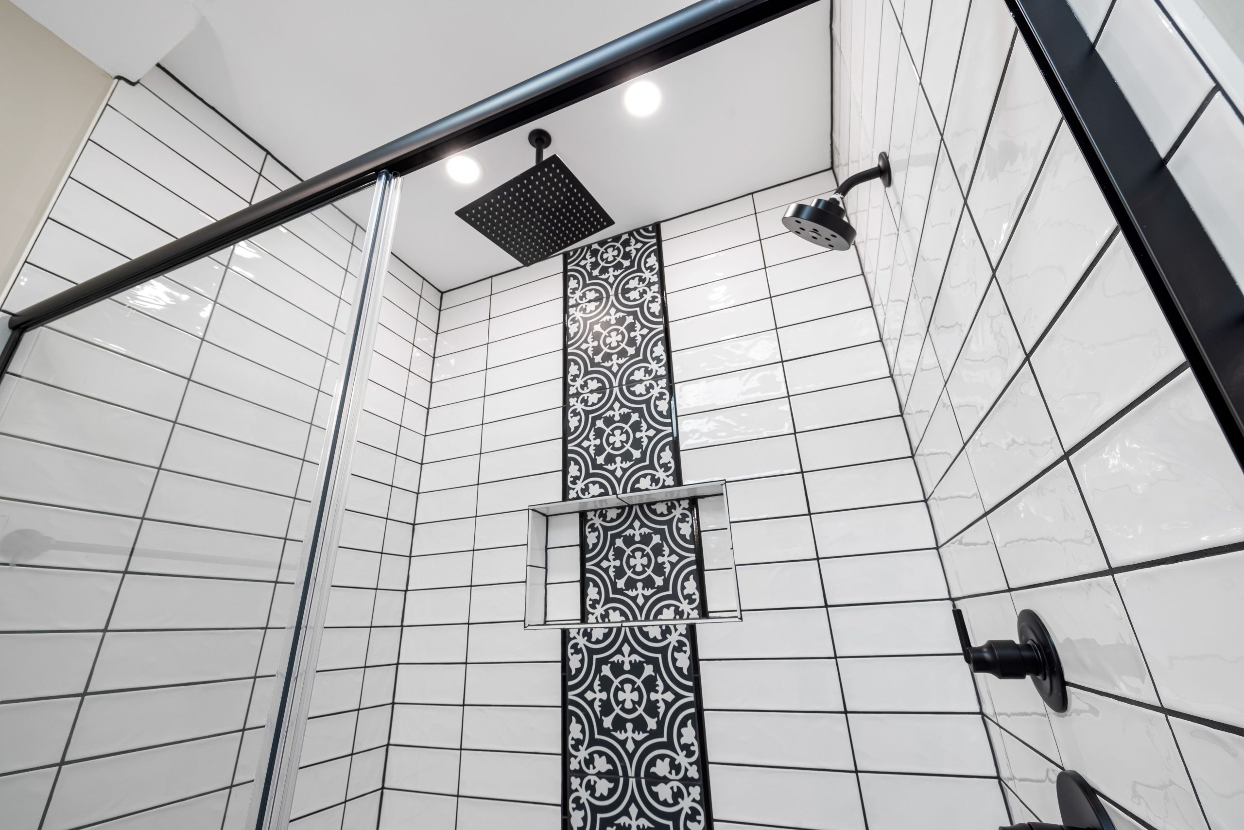 Douche agrandie sans changer le bac