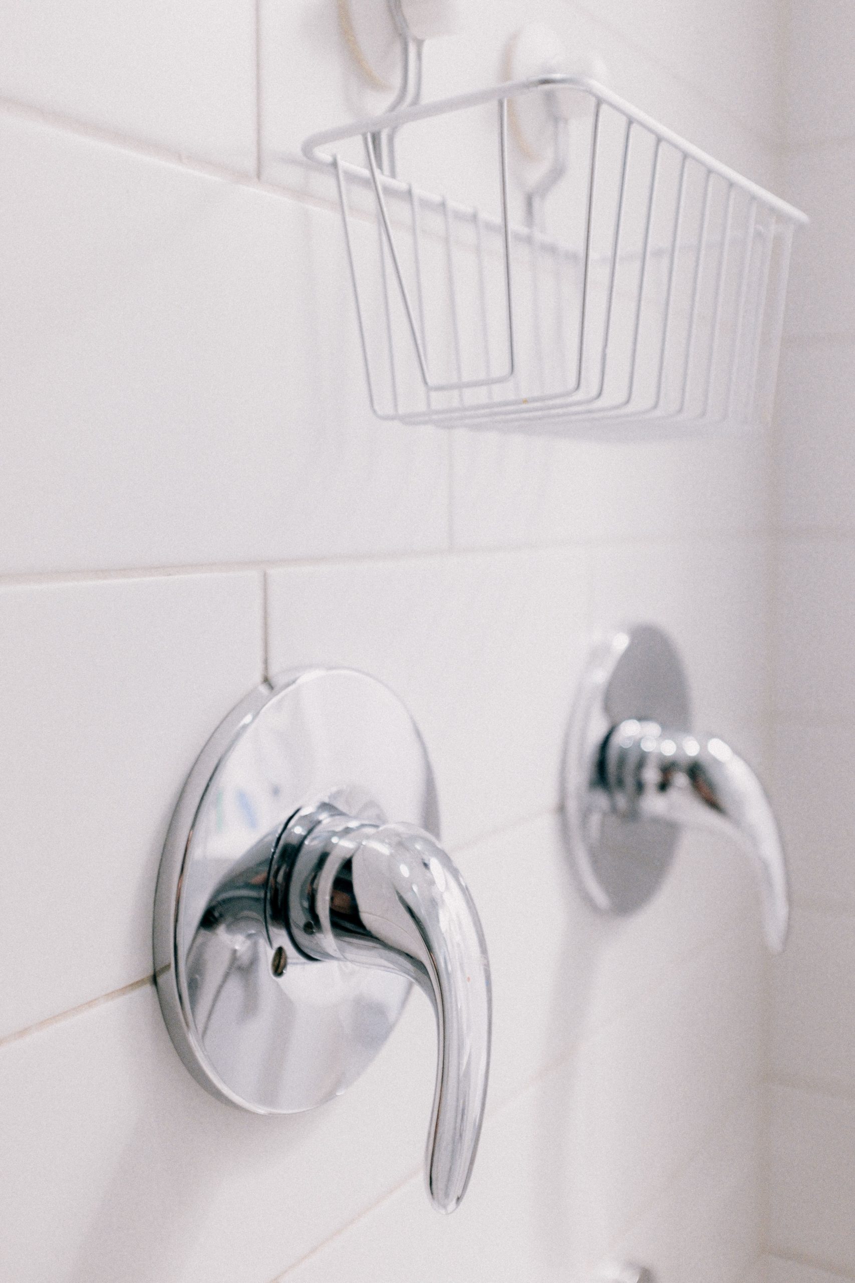 Comment agrandir une douche sans modifier le bac
