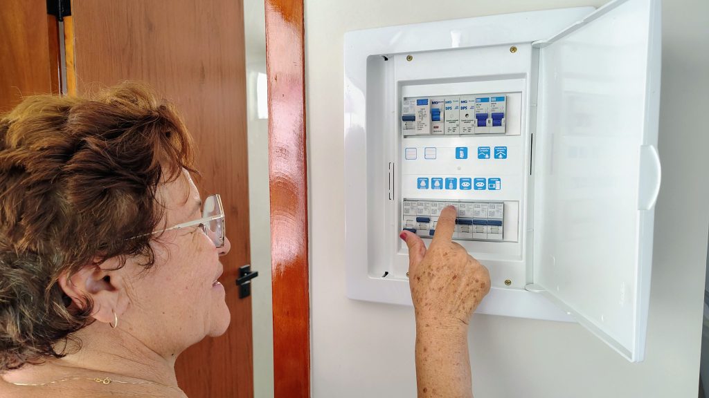 Pourquoi les plombs sautent : quelle est la vraie cause ?