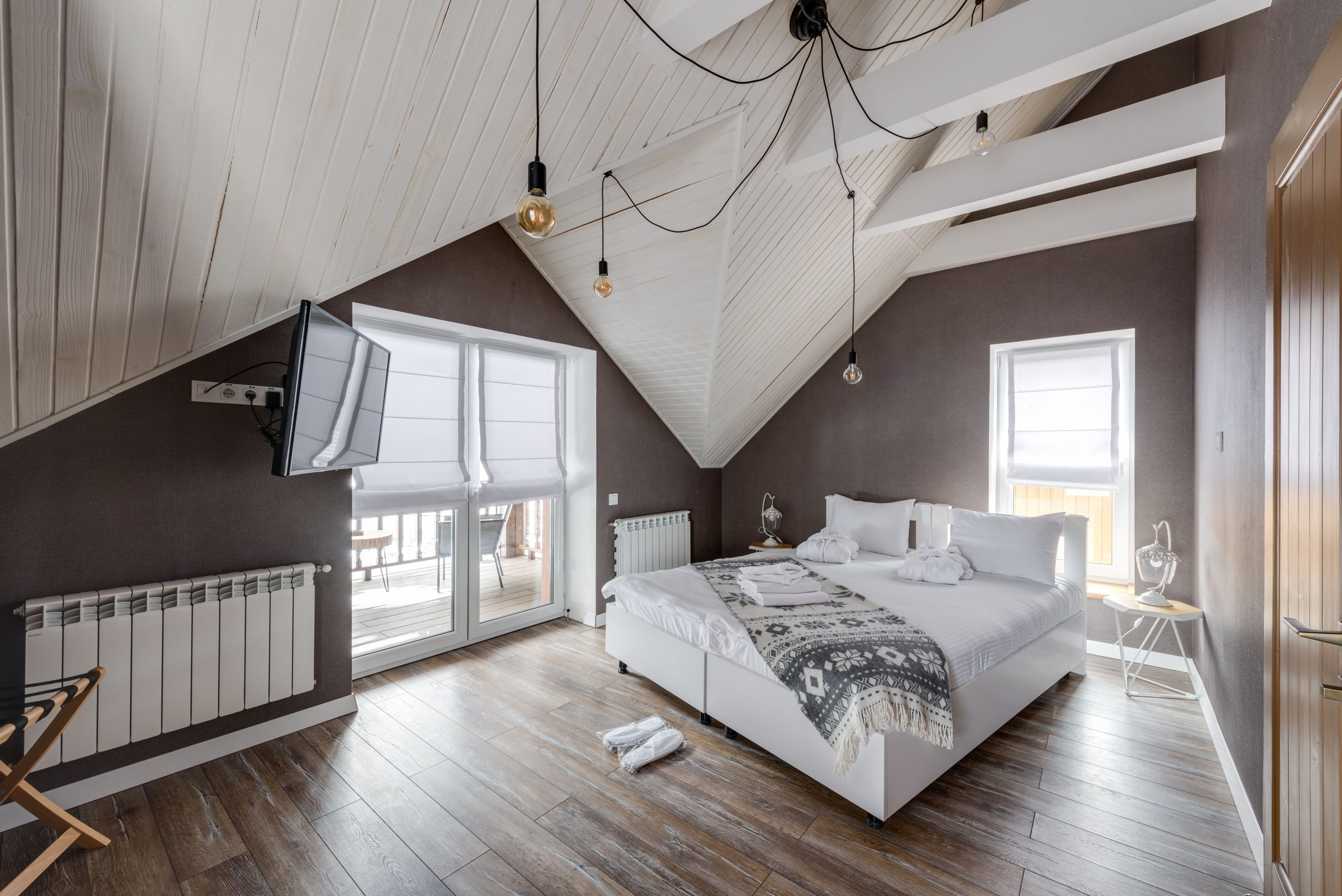Chambre mansardée cosy avec radiateur chauffage